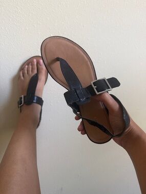 Style & Co. Black Thong Sandals with Tan Footbed and Buckle